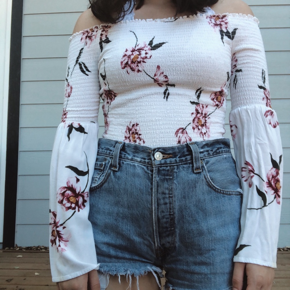 white floral top 🌿